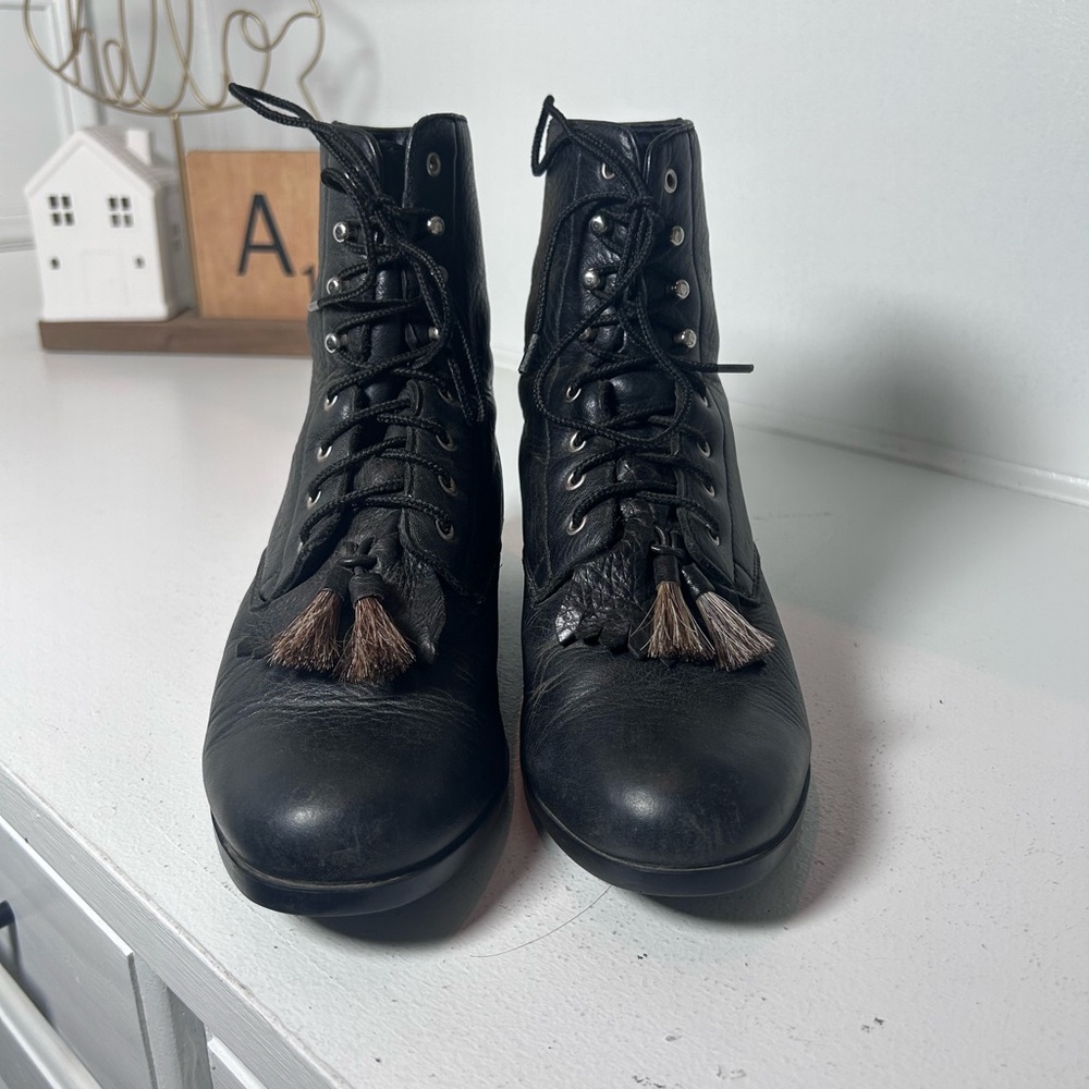 Ariat Women’s Kiltie Lace-Up Ankle Boots Black Leather Size 7.5 Western Style - Picture 4 of 8